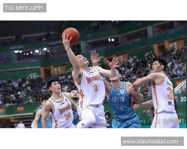 南京篮球队战术解析：构建高效控制体系的关键策略与实践探讨