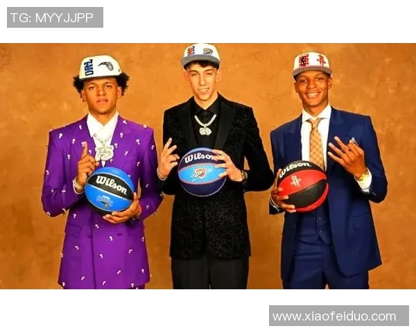 切特霍姆格伦的崛起之路:从天才少年到NBA新星的奋斗历程 切特霍姆格伦的崛起之路:从天才少年到NBA新星的奋斗历程