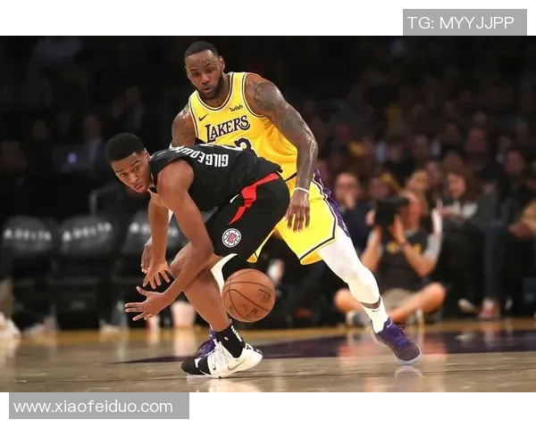 湖人快船2020赛季对决回顾与分析揭示洛杉矶篮球的激烈竞争与精彩瞬间