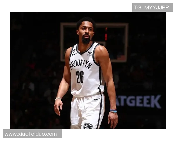 篮网对阵勇士丁威迪表现抢眼助球队争胜展现实力与团队合作精神