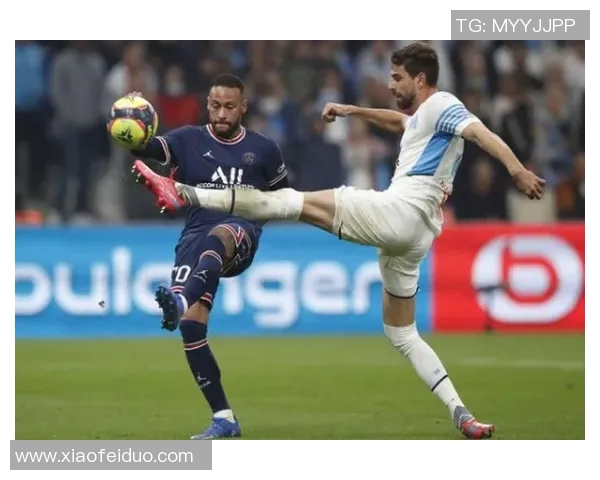 维迪斯与赫拉克的精彩对决揭示了足球战术与团队合作的完美结合