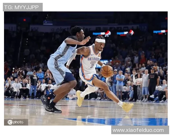 雷霆主场大胜勇士展现强大实力全场精彩瞬间回顾