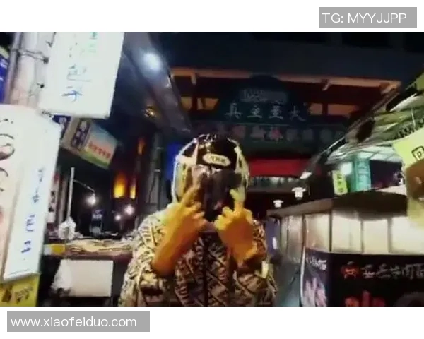头盔哥与李文峻的巅峰对决谁能在这场较量中胜出